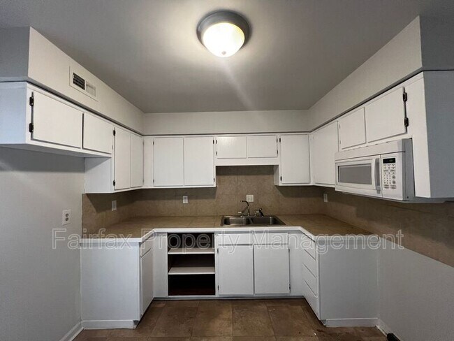Building Photo - 1309 Hudson Ave Unit C14 Rental