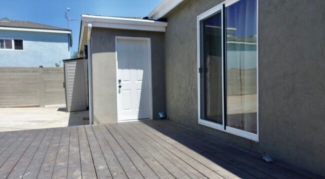 Back unit entry - 6470 W 84th Pl