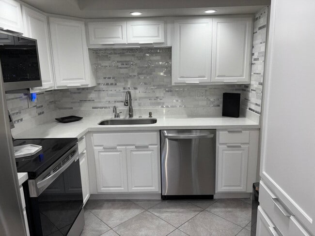 Building Photo - 7233 Ashmont Cir Unit 107