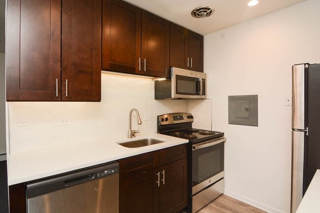 Photo - 520 W Aldine Ave Unit 703