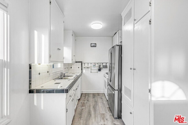 Photo - 1352 Ocean Park Blvd Unit F