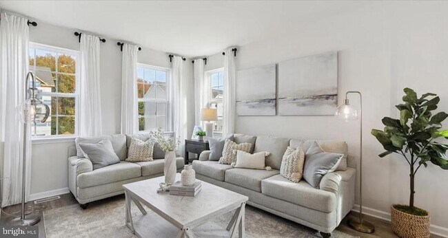 Photo - 273 Macoun Way