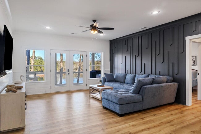 Building Photo - 93 Snyder Dr Unit ID1302832P Rental