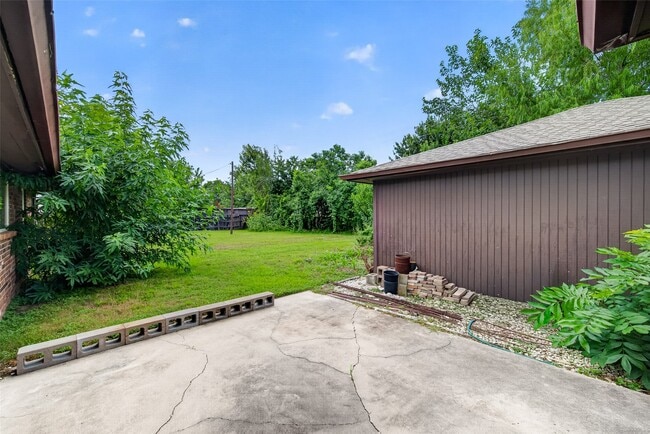 Photo - 13629 Lynnwood Ln