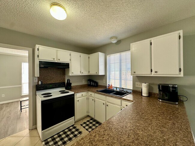 Photo - 9501 Pondside Ln