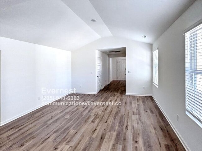 Photo - 1435 Long Leaf Ln