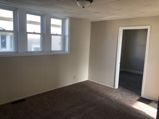 Photo - Fantastic 4 bedroom 2 full bath,