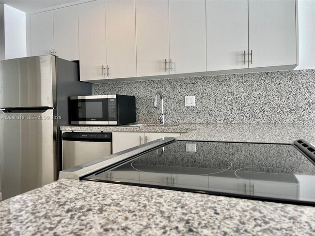 5711 NW 28th St Unit 5711