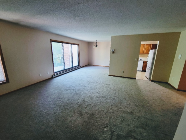 Photo - 737 Larpenteur Ave E