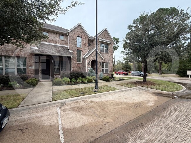 Photo - 2200 Zenith Ave