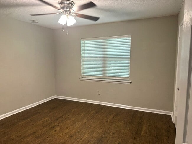Photo - 9 University Ct. (Southern Cove)