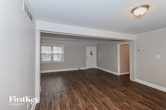 Photo - 5442 Blackwell St