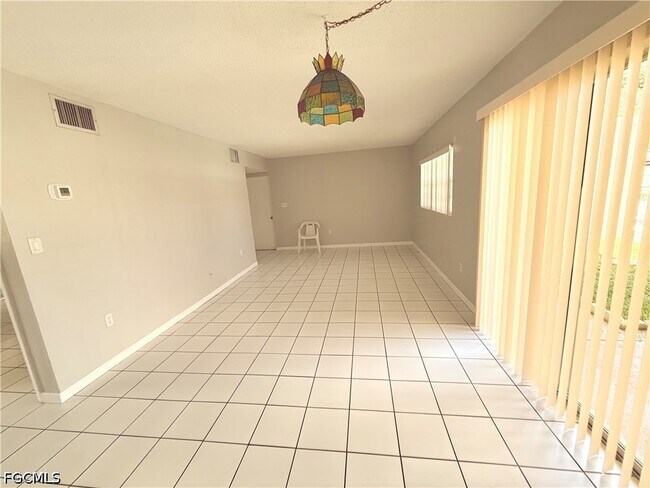 Photo - 4923 Vincennes Ct Unit 3