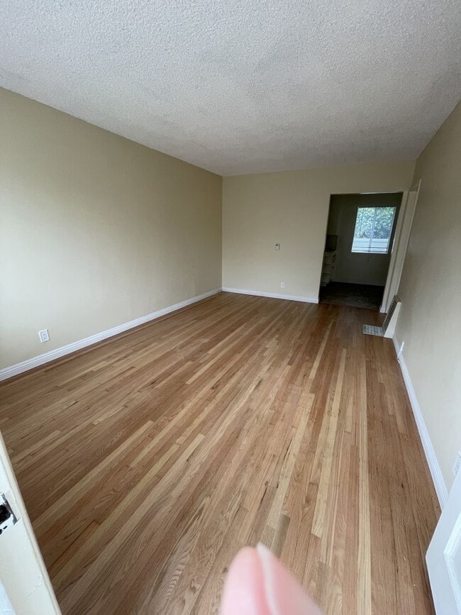 Photo - 570-574 W. 18th Street Unit 572