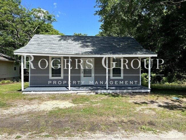 Building Photo - 724 Roberson St