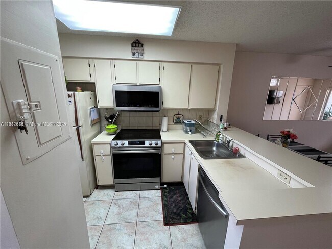 Photo - 2230 N Cypress Bend Dr Unit 309