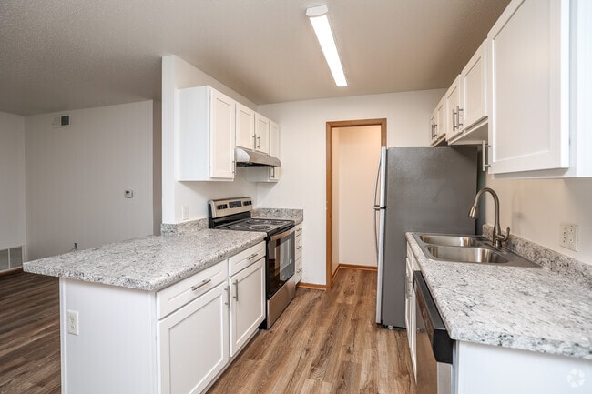 2BR, 2BA - The Willow/1,004 SF - Windsor Pointe