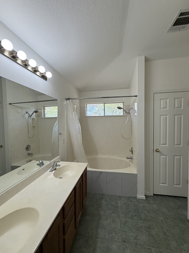 Photo - 700 House Creek Dr