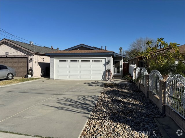 Building Photo - 15261 Yorba Ave Rental