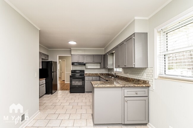 Photo - 1214 Bunchie St