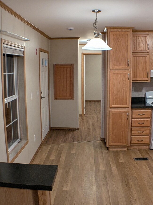 Photo - 47 Dudley Plz