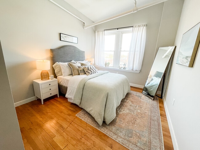 Photo - 930 On Broadway