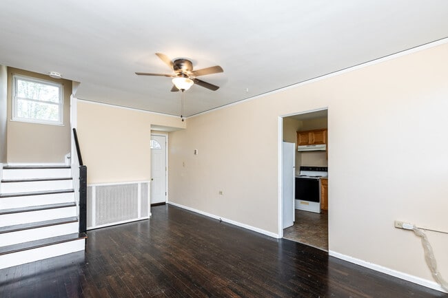 Building Photo - 6 Falcon Ln