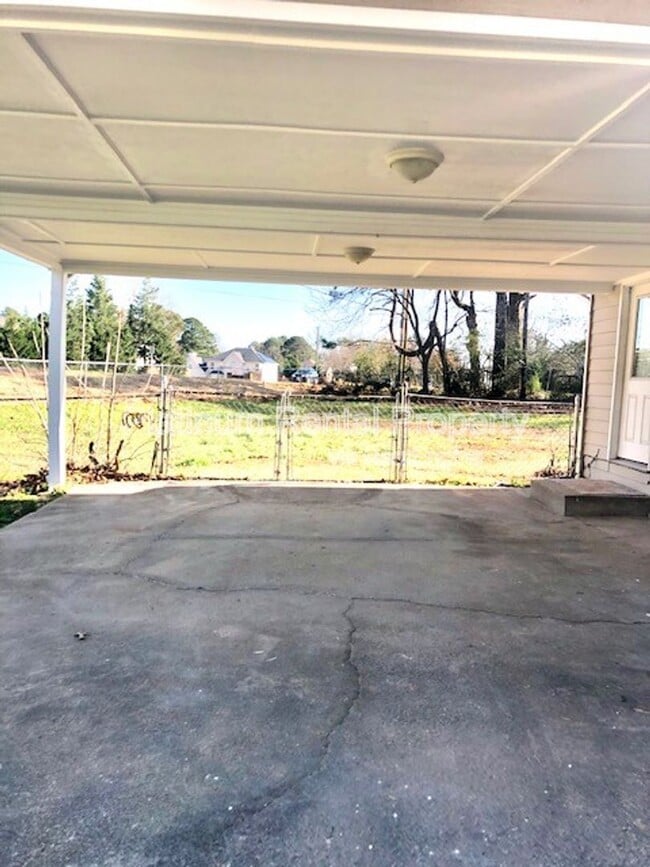 Photo - 2463 Robin Ridge Dr SE
