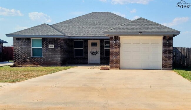 Building Photo - 3228 Northwest Dr Rental