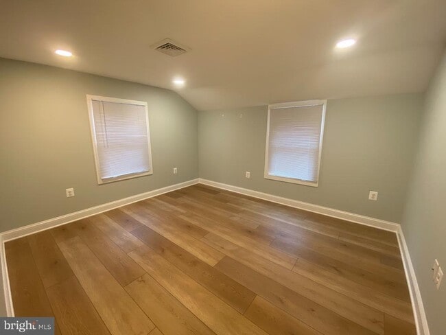 Photo - 538 Durham Rd