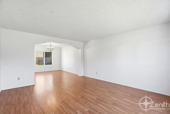 Photo - 16101 SE 18th St