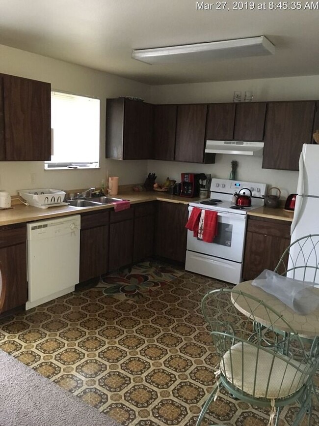 Two bedroom, One bath duplex with Garage i... Rental House Rental in