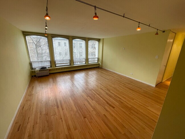 Photo - 1450 E 55th Pl Unit 318S