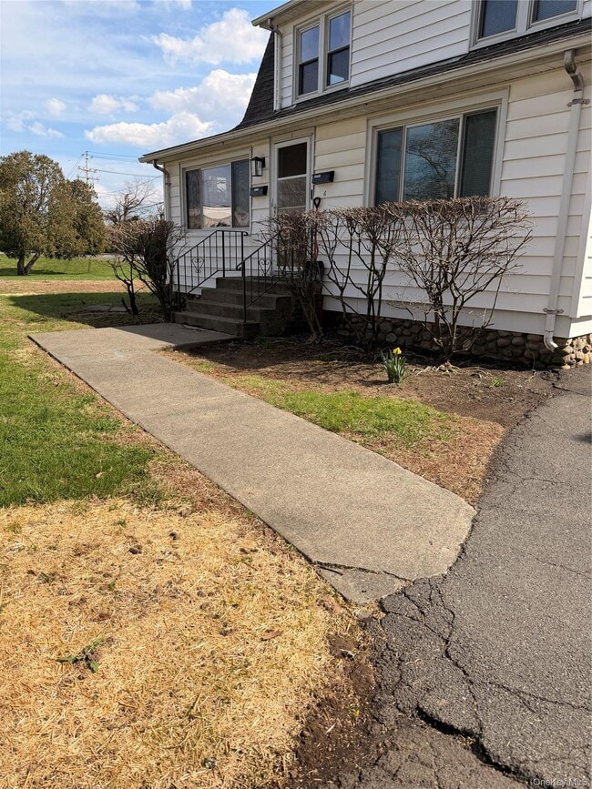 Building Photo - 6 Quelch Ave