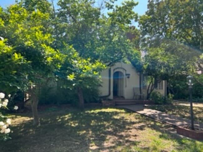 Photo - 1330 Broadway St