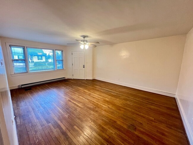 Photo - 308 Fifth Street-Triplex Unidad B