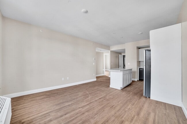 Photo - 127 Centre St Unidad 501