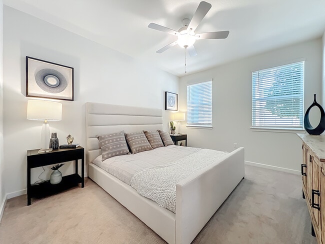 2 Bedroom, 2 Bath | 1,206 Sq Ft - Bayfront On Sand Lake