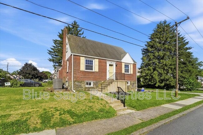 Building Photo - 248 E Turnbull Ave