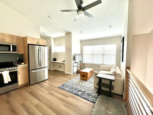 Building Photo - 105 Park Ave Unit 2 Rental