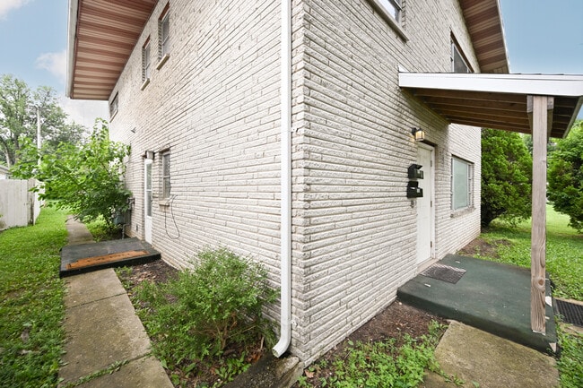 Building Photo - 1569 Charles St Rental
