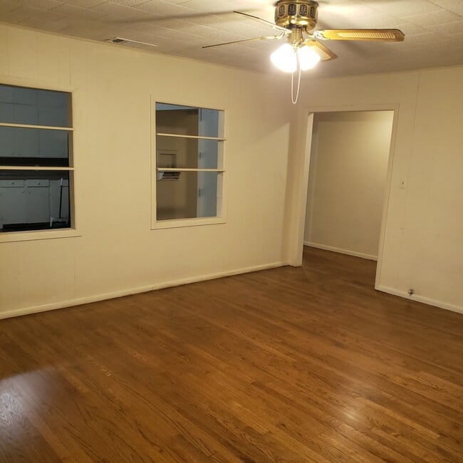 Photo - 908 Porter St