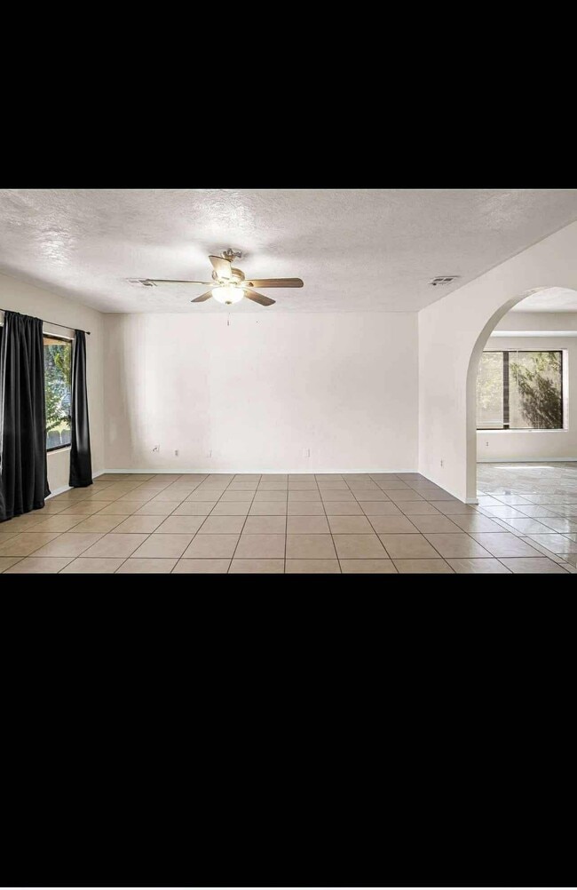 Building Photo - 1241 East Ave