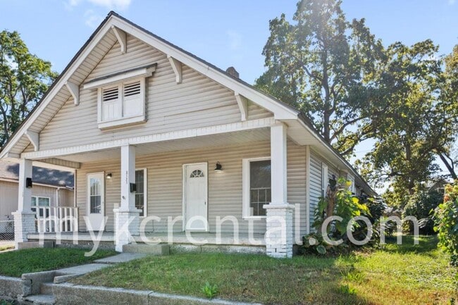 Building Photo - 1131 Hasbrook Ave