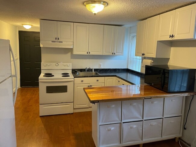 Building Photo - 45-47 Capron Street Unit 1 Rental