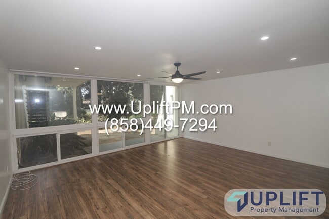 Building Photo - 6855 Friars Rd Unit 15