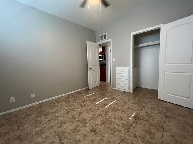 Photo - 906 S Mariana St