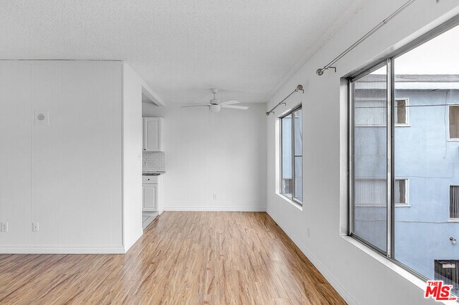 Photo - 1800 N Harvard Blvd Unit 21