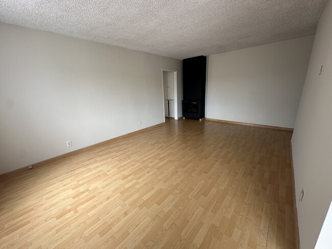 Photo - 2138 Stewart St Unidad #5