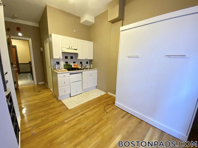 Photo - 270 Newbury St Unit 1